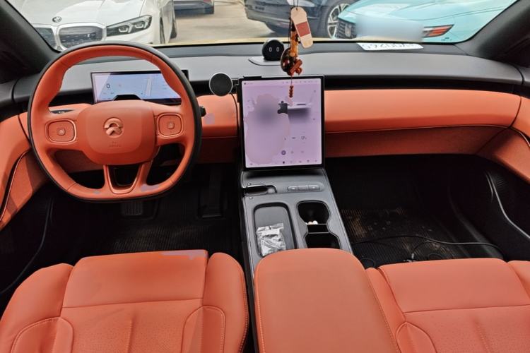 Used Nio ET5 2022 75 kWh Center Console