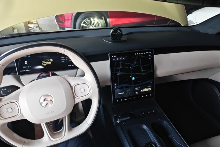 Used Nio ET5 2022 75 kWh Center Console