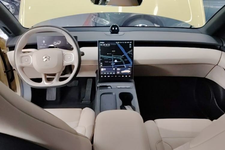 Used Nio ET5 2022 75 kWh Center Console
