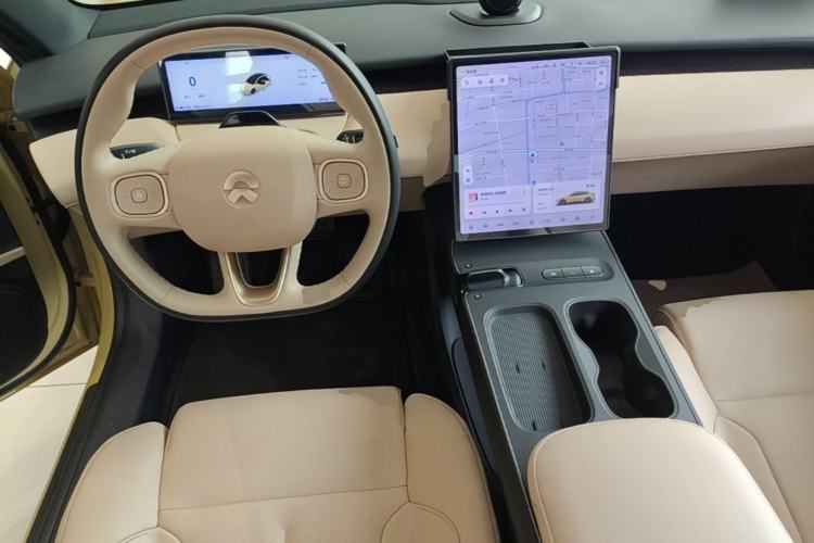 Used Nio ET5 2022 75 kWh Center Console