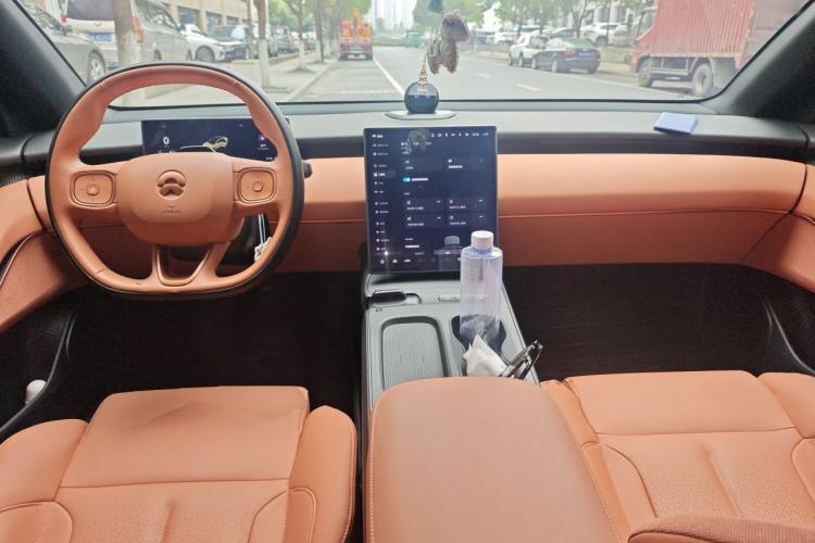 Used Nio ET5 2022 75 kWh Center Console
