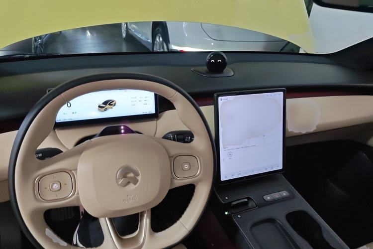 Used Nio ET5 2022 75 kWh Center Console