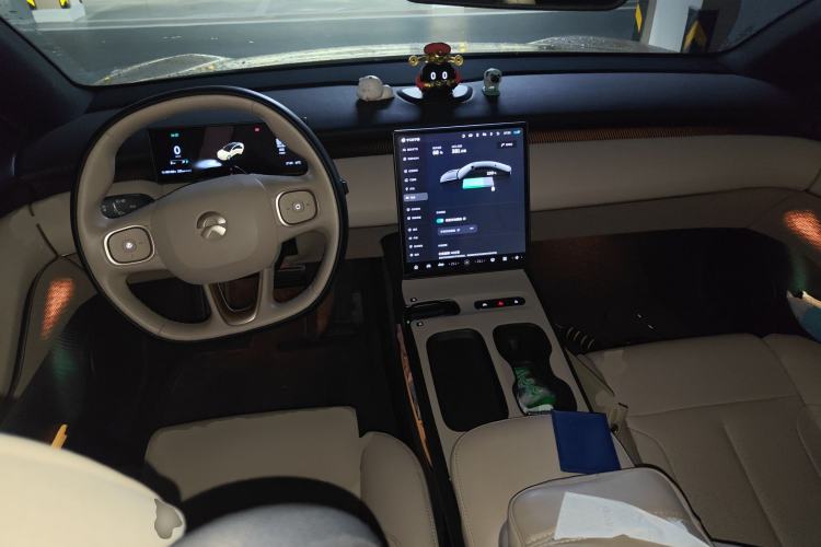 Used Nio ET5 2022 75 kWh Center Console