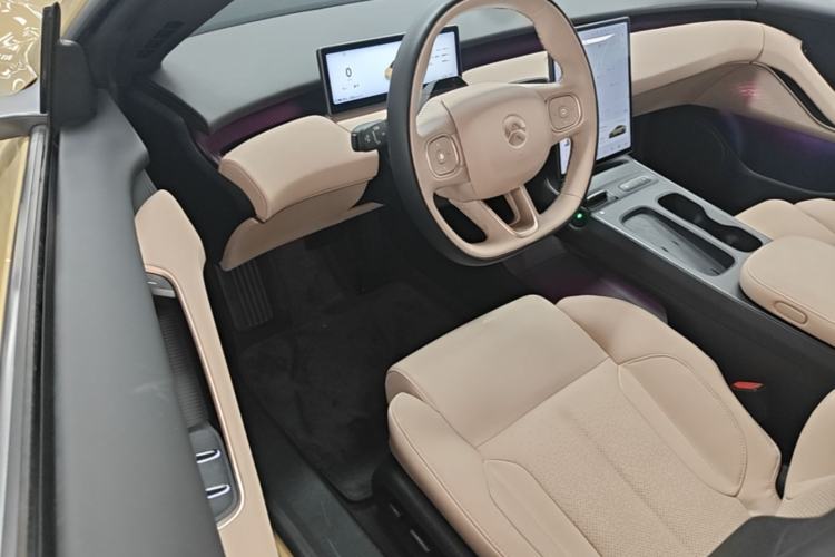 Used Nio ET5 2022 75 kWh Driver Seat