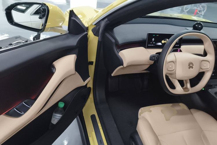 Used Nio ET5 2022 75 kWh Driver Seat