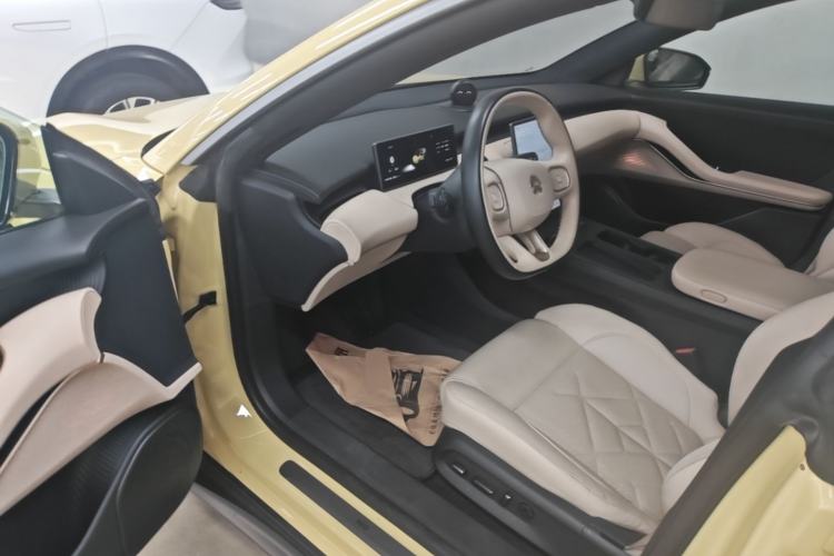 Used Nio ET5 2022 75 kWh Driver Seat