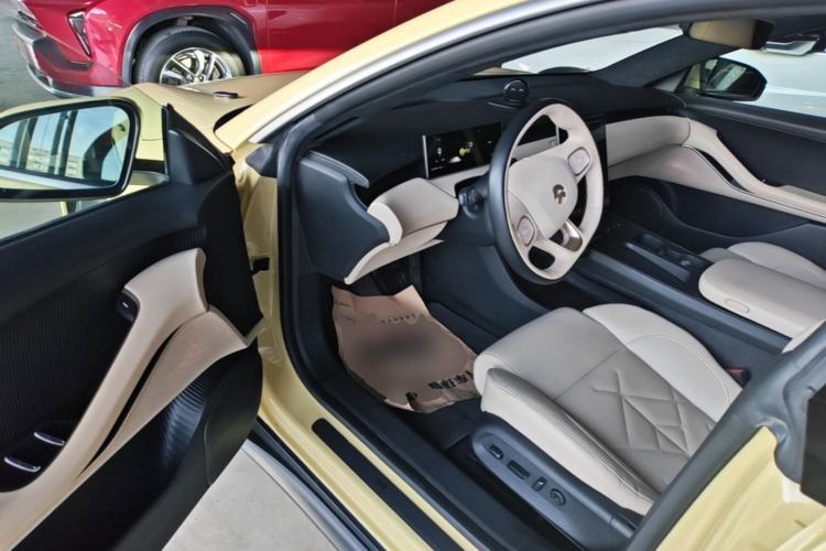 Used Nio ET5 2022 75 kWh Driver Seat