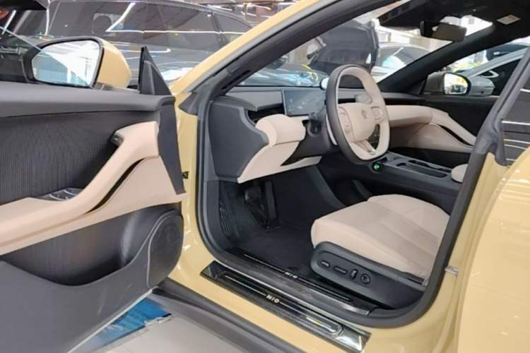 Used Nio ET5 2022 75 kWh Driver Seat