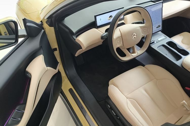 Used Nio ET5 2022 75 kWh Driver Seat