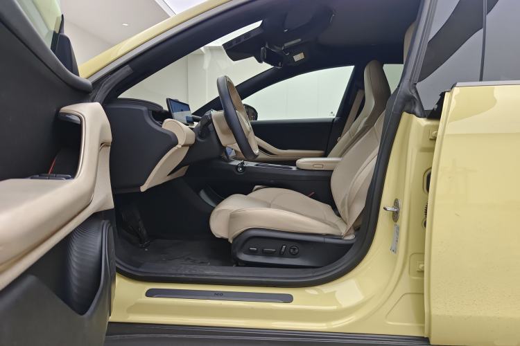 Used Nio ET5 2022 75 kWh Driver Seat