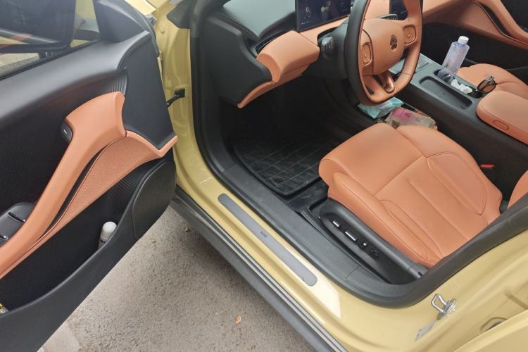 Used Nio ET5 2022 75 kWh Driver Seat