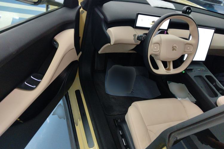 Used Nio ET5 2022 75 kWh Driver Seat