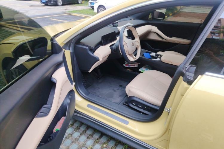 Used Nio ET5 2022 75 kWh Driver Seat