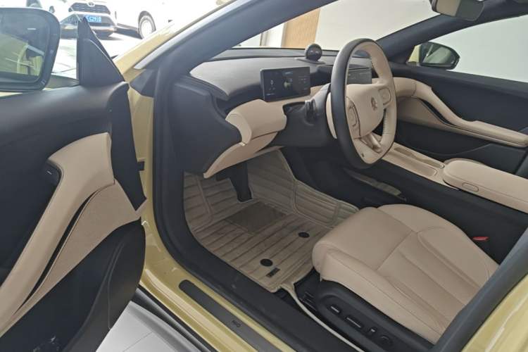 Used Nio ET5 2022 75 kWh Driver Seat