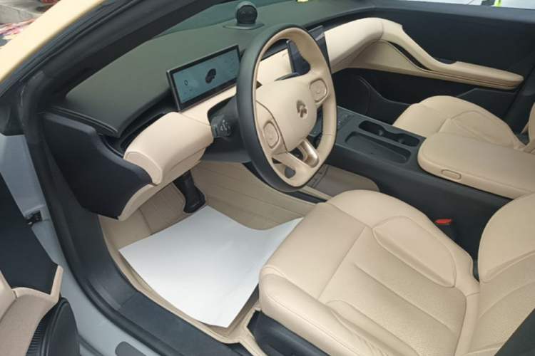 Used Nio ET5 2022 75 kWh Driver Seat