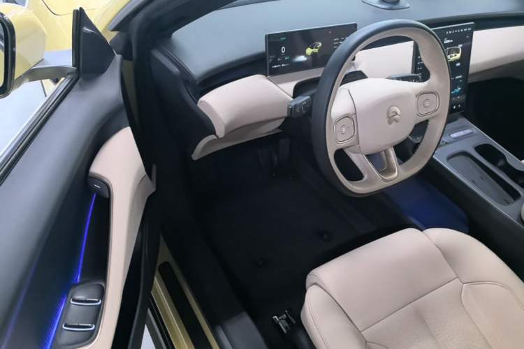 Used Nio ET5 2022 75 kWh Driver Seat