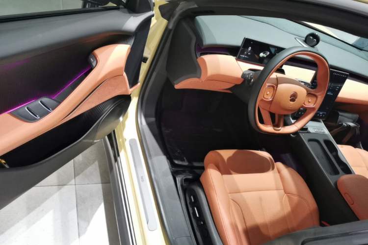 Used Nio ET5 2022 75 kWh Driver Seat