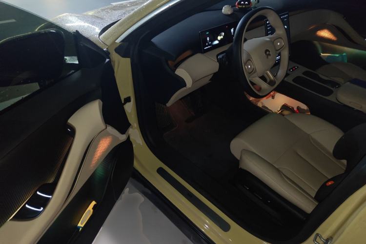 Used Nio ET5 2022 75 kWh Driver Seat