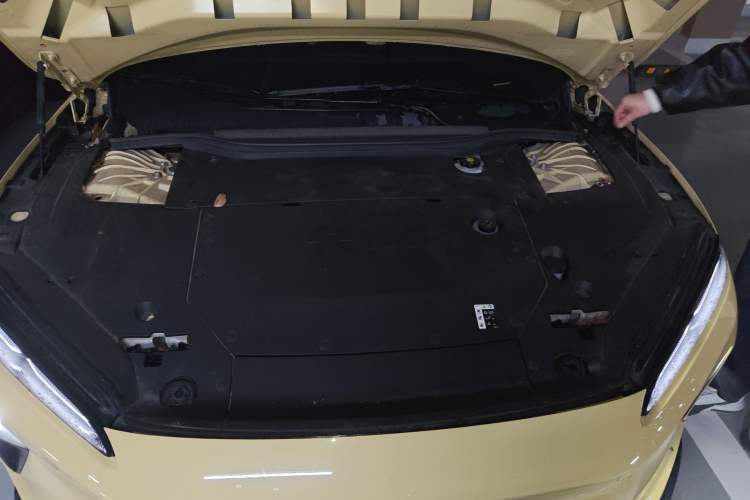Used Nio ET5 2022 75 kWh Engine Bay