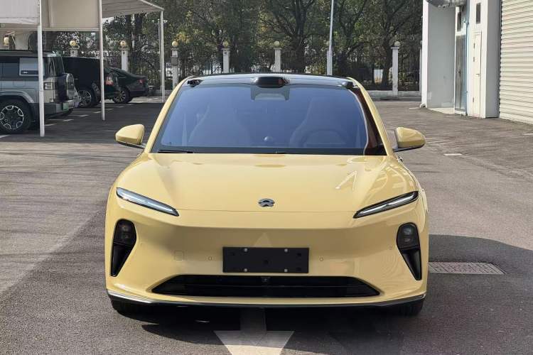 Used Nio ET5 2022 75 kWh Exterior 1