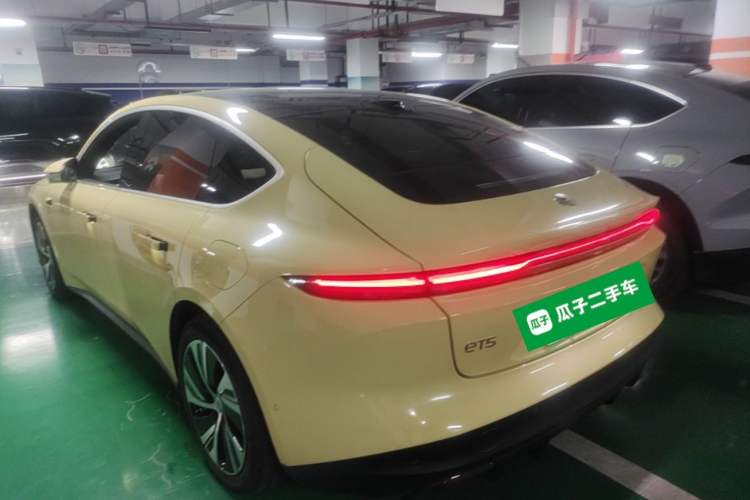 Used Nio ET5 2022 75 kWh Exterior 2