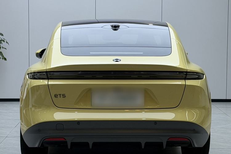 Used Nio ET5 2022 75 kWh Exterior 2