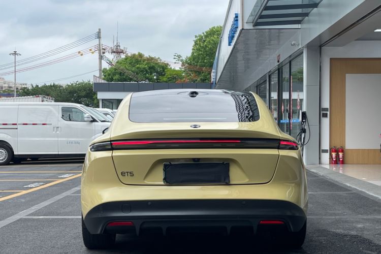 Used Nio ET5 2022 75 kWh Exterior 3