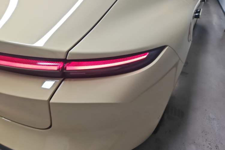 Used Nio ET5 2022 75 kWh Exterior 3