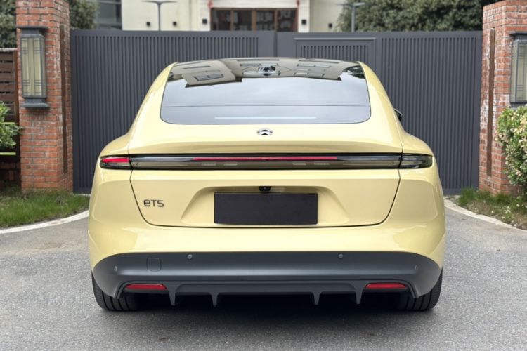 Used Nio ET5 2022 75 kWh Exterior 4