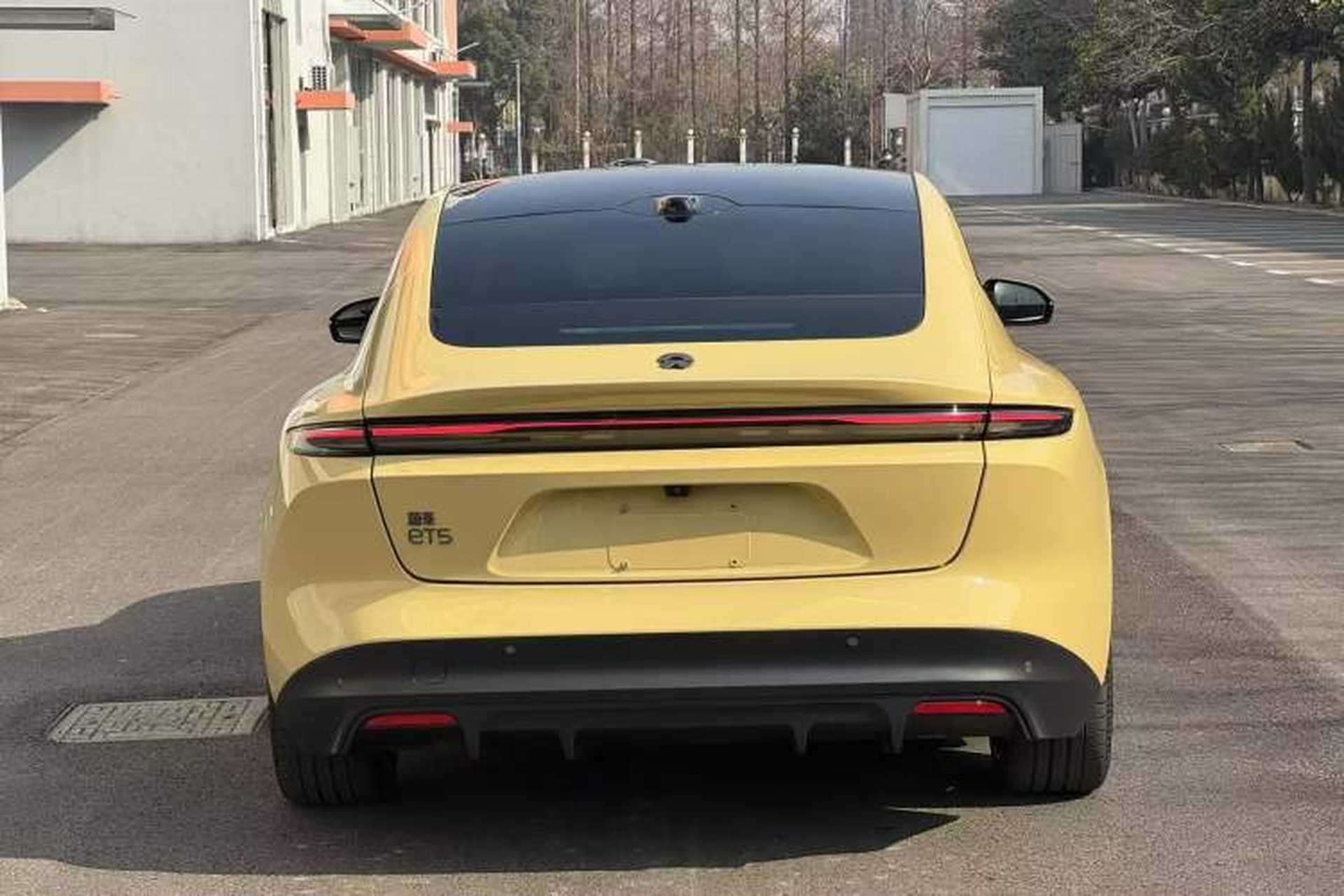 Used Nio ET5 2022 75 kWh Exterior 4