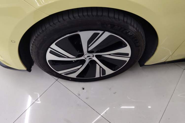Used Nio ET5 2022 75 kWh Exterior 4