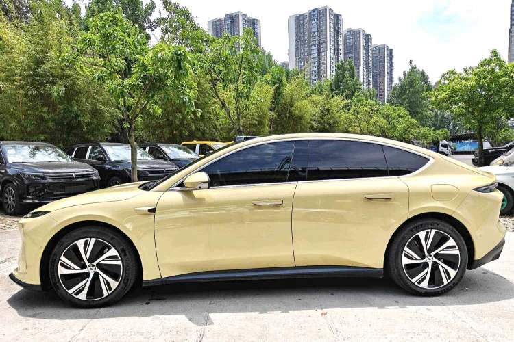 Used Nio ET5 2022 75 kWh Exterior 6