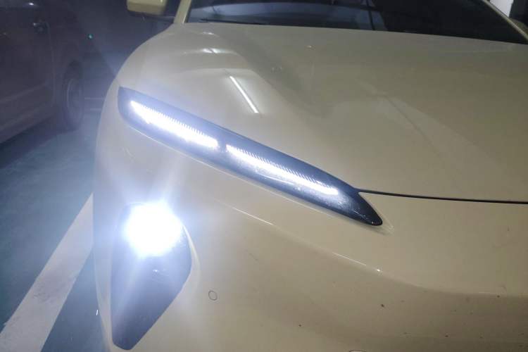 Used Nio ET5 2022 75 kWh Exterior 6
