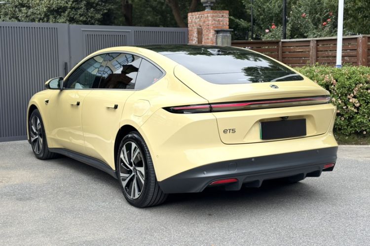 Used Nio ET5 2022 75 kWh Exterior 7