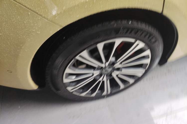 Used Nio ET5 2022 75 kWh Exterior 8