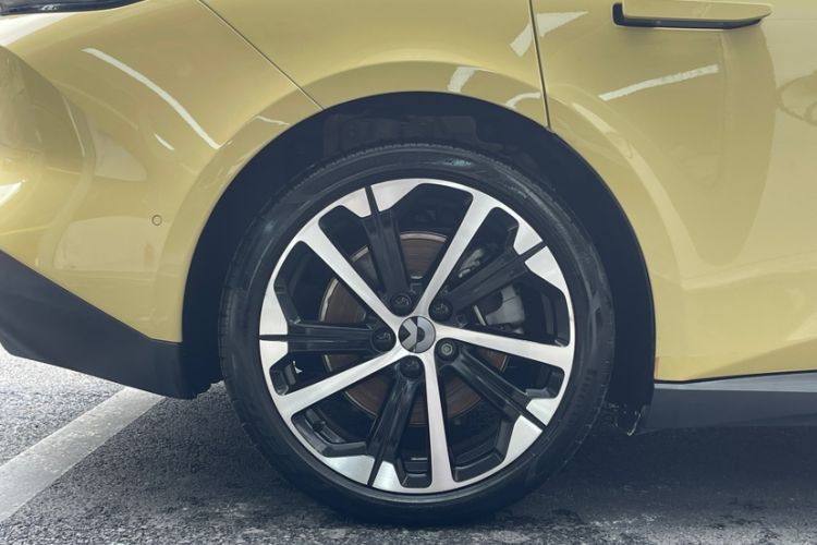 Used Nio ET5 2022 75 kWh Exterior 8