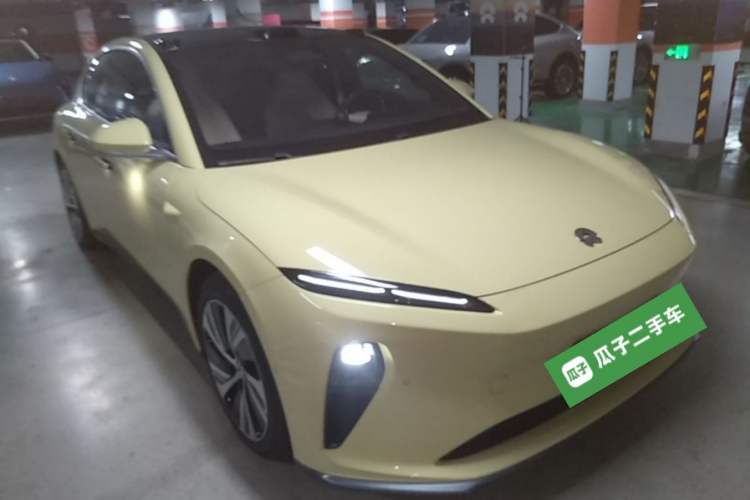 Used Nio ET5 2022 75 kWh Front Right 45 Deg