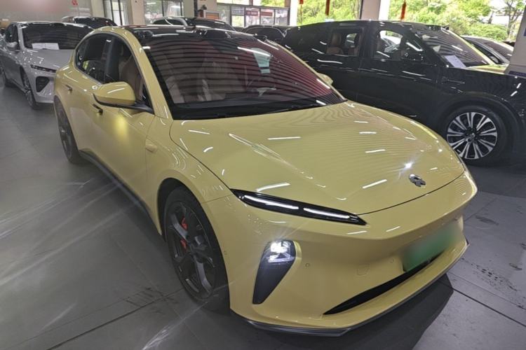 Used Nio ET5 2022 75 kWh Front Right 45 Deg