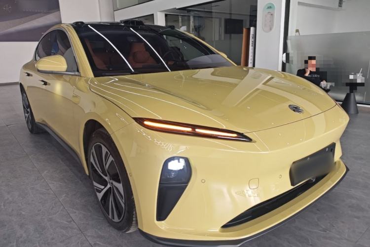 Used Nio ET5 2022 75 kWh Front Right 45 Deg