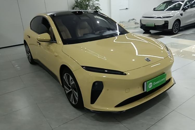 Used Nio ET5 2022 75 kWh Front Right 45 Deg