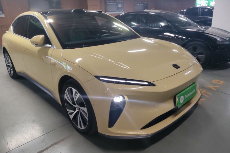 Used Nio ET5 2022 75 kWh Front Right 45 Deg