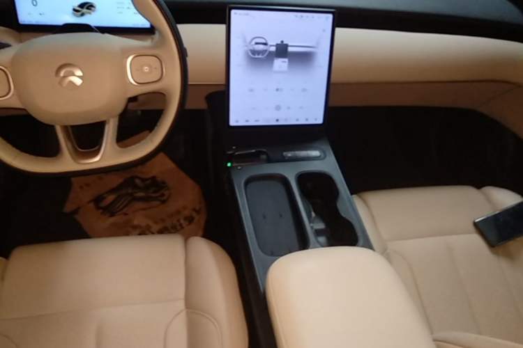 Used Nio ET5 2022 75 kWh Gear Lever