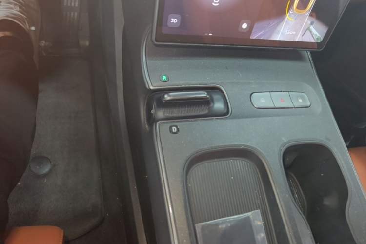 Used Nio ET5 2022 100 kWh Gear Lever