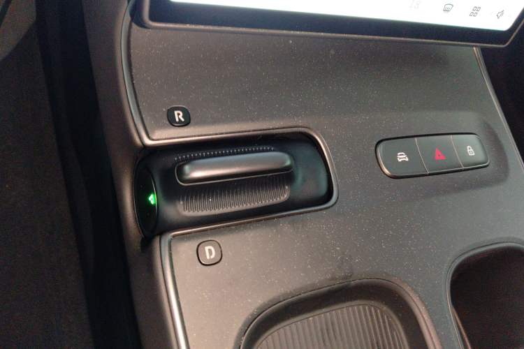 Used Nio ET5 2022 75 kWh Gear Lever