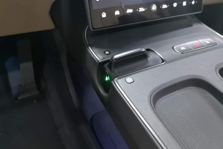 Used Nio ET5 2022 75 kWh Gear Lever