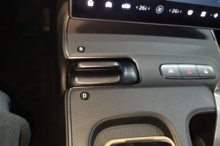 Used Nio ET5 2022 100 kWh Gear Lever