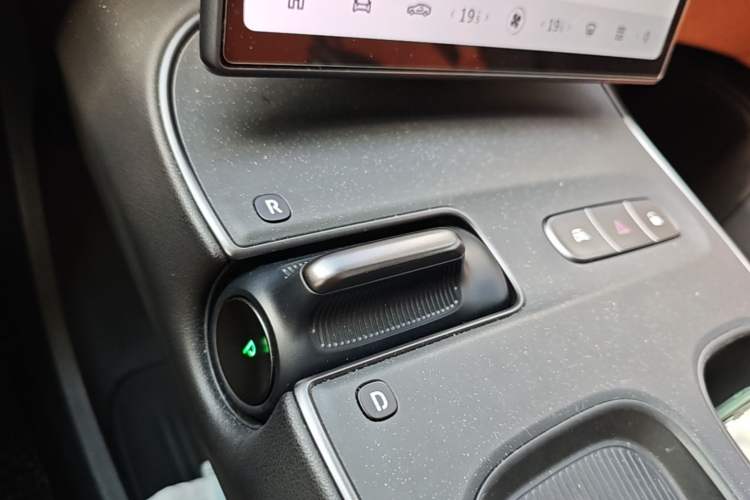 Used Nio ET5 2022 100 kWh Gear Lever