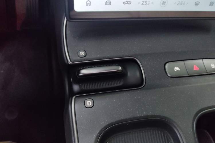 Used Nio ET5 2022 75 kWh Gear Lever