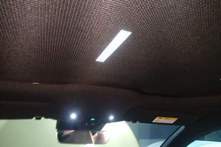 Used Nio ET5 2022 75 kWh Headliner
