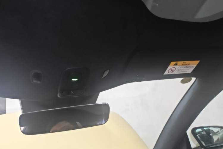 Used Nio ET5 2022 75 kWh Headliner
